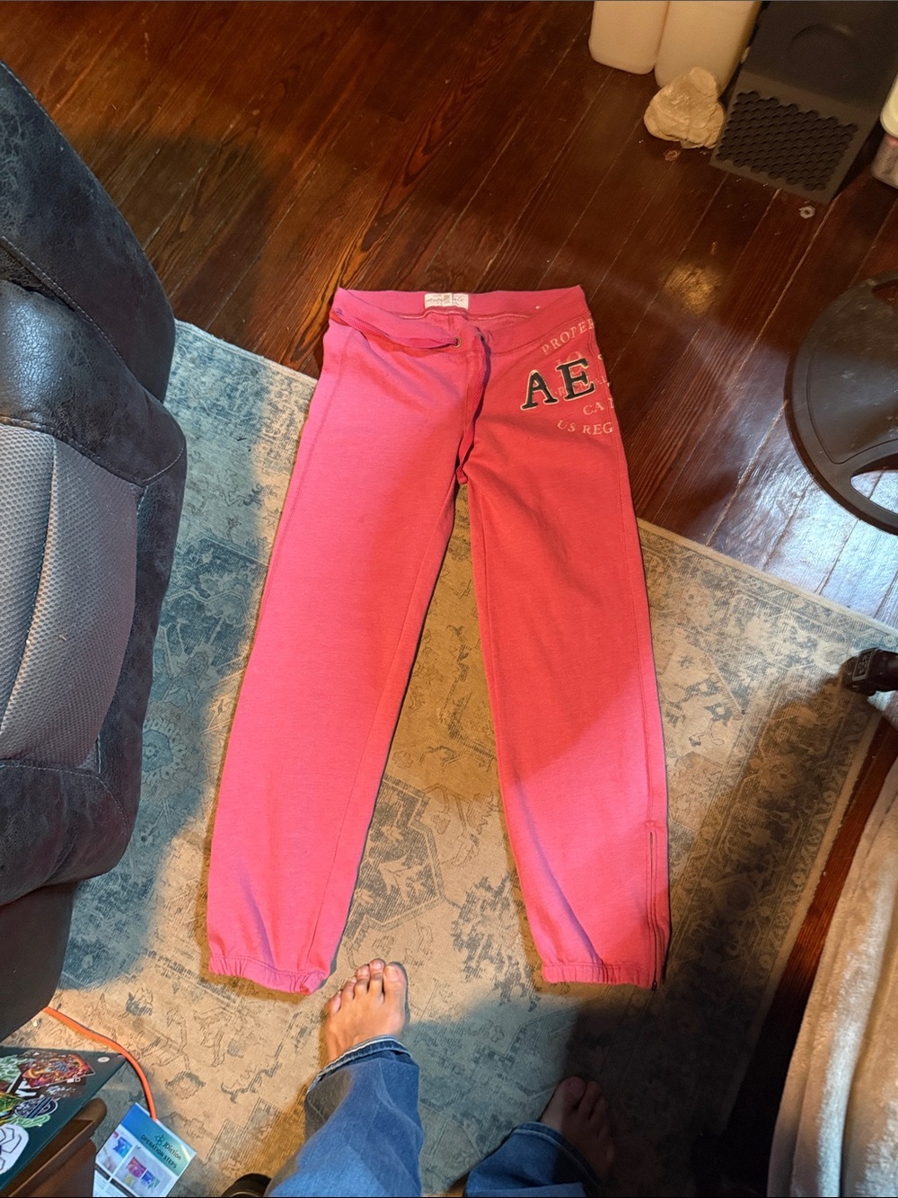 Aeropostale Bright Pink Girls' Jogger Sweatpants - Picture 1 of 4